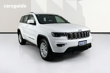 White 2017 Jeep Grand Cherokee Wagon Laredo (4X4)