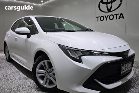 White 2022 Toyota Corolla Hatch ASCENT SPORT F