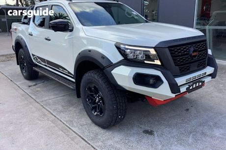 White 2025 Nissan Navara OtherCar PRO