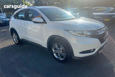 White 2017 Honda HR-V SUV VTI-S F
