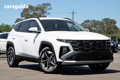 White 2025 Hyundai Tucson SUV ELITE F