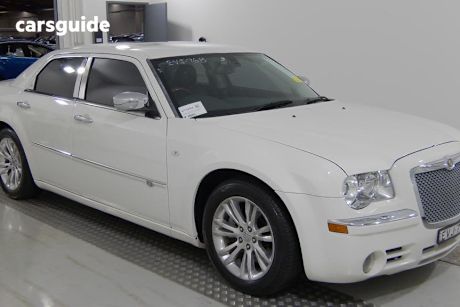 White 2008 Chrysler 300C Sedan 5.7 Hemi V8