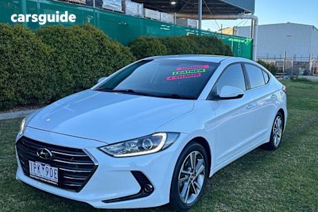 White 2018 Hyundai Elantra Sedan Elite 2.0 Mpi (Sunroof)