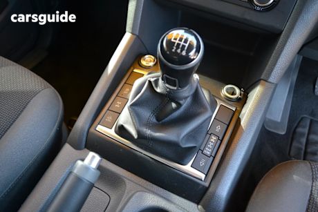 White 2015 Volkswagen Amarok Dual Cab Utility Tdi400 Trendline (4X4)
