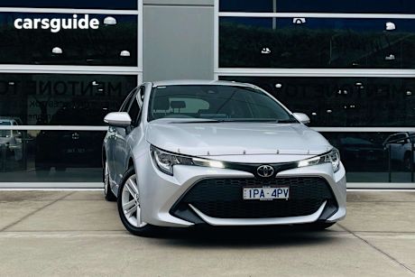 Silver 2018 Toyota Corolla Hatchback Ascent Sport