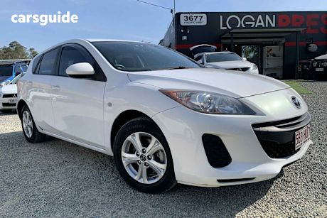 White 2013 Mazda 3 Hatchback Neo