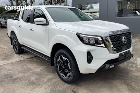 White 2025 Nissan Navara OtherCar ST-X