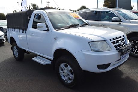 White 2015 Tata Xenon Utility (4X2)