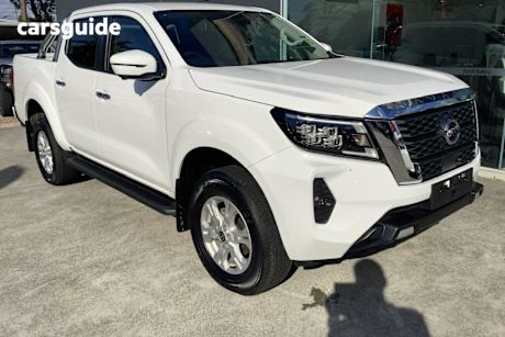 White 2024 Nissan Navara Dual Cab Pick-up St (4X4)