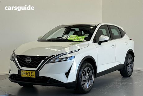 White 2023 Nissan Qashqai Wagon St+