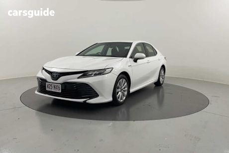 White 2019 Toyota Camry Sedan Ascent Sport