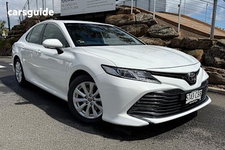 White 2019 Toyota Camry Sedan ASCENT F