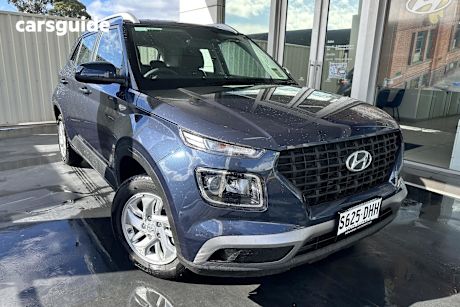 Blue 2025 Hyundai Venue SUV F