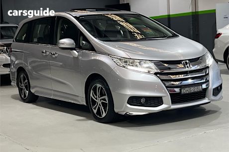 Silver 2016 Honda Odyssey SUV VTI-L F