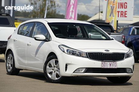 White 2016 Kia Cerato Hatchback S