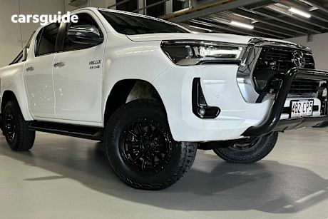 White 2021 Toyota Hilux Ute Tray SR5 4X4