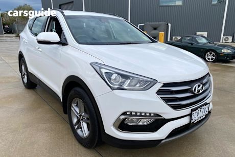 White 2018 Hyundai Santa FE SUV ACTIVE 4X4