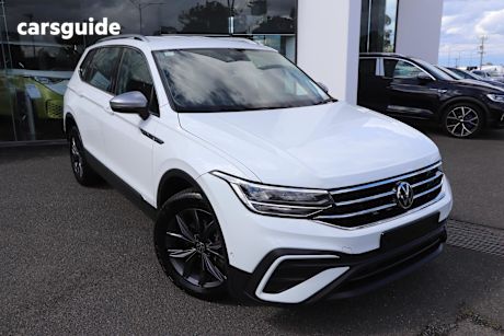 White 2023 Volkswagen Tiguan SUV 110TSI LIFE ALLSPACE F