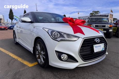 White 2015 Hyundai Veloster Hatch SR TURBO + F