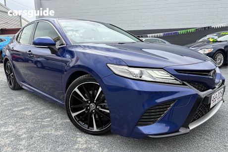 Blue 2018 Toyota Camry Sedan Sx