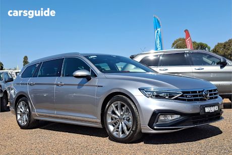 Silver 2022 Volkswagen Passat Wagon 162Tsi Elegance