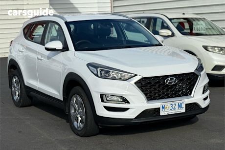 White 2018 Hyundai Tucson SUV GO 4X4