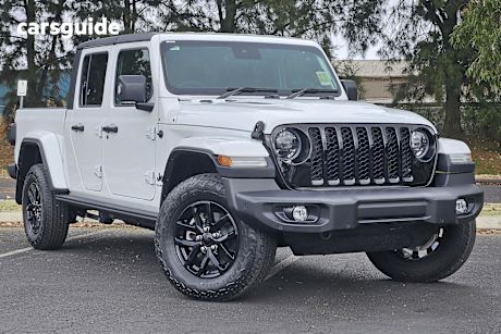 White 2023 Jeep Gladiator Ute Tray NIGHT EAGLE 4X4