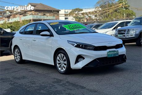 White 2022 Kia Cerato Hatchback S
