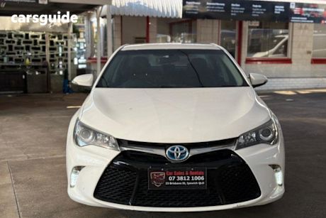 White 2017 Toyota Camry Sedan ATARA