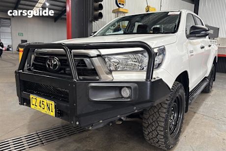 White 2020 Toyota Hilux Double Cab Pick Up Sr (4X4)
