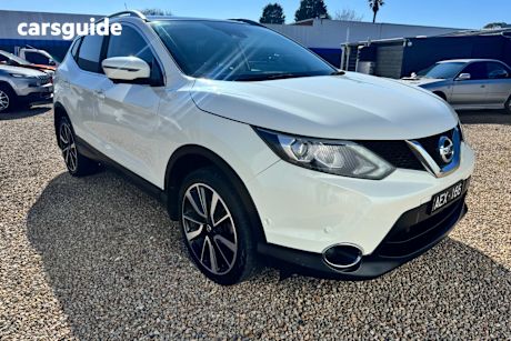 White 2016 Nissan Qashqai SUV TI F
