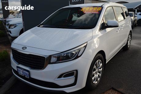 White 2018 Kia Carnival Wagon S