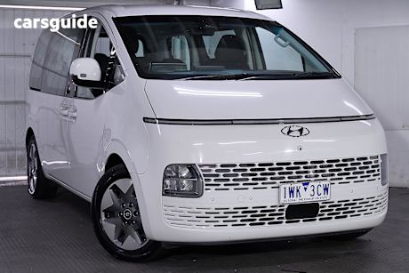 White 2022 Hyundai Staria OtherCar 4X4