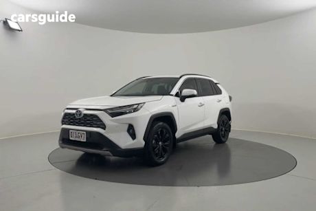 White 2023 Toyota RAV4 Wagon Cruiser (Awd) Hybrid
