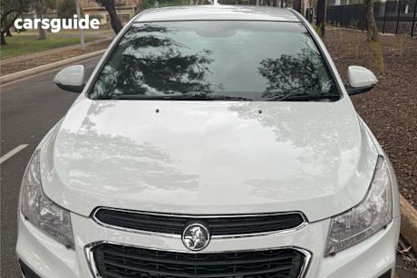 White 2015 Holden Cruze Hatchback Equipe