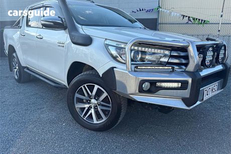 White 2017 Toyota Hilux Dual Cab Utility Sr5 (4X4)