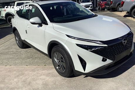 White 2025 Nissan Qashqai OtherCar ST F