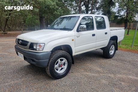 White 2005 Toyota Hilux Dual Cab Pick-up