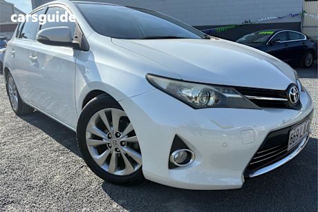 White 2014 Toyota Corolla Hatchback Levin Zr
