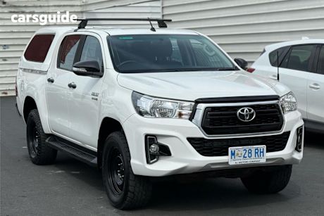 White 2019 Toyota Hilux Ute Tray SR 4X4