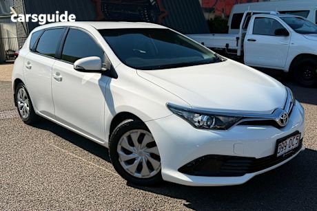 White 2016 Toyota Corolla Hatchback Ascent