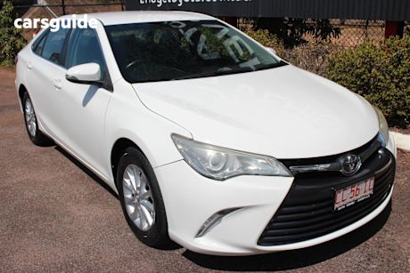 White 2017 Toyota Camry Sedan Altise