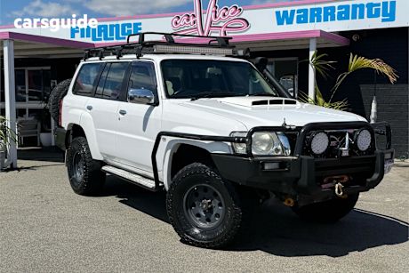 White 2008 Nissan Patrol Wagon St-S (4X4)