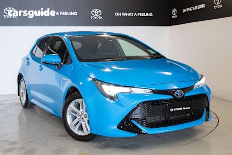 Blue 2018 Toyota COROLLA HATCH HYBRID Hatch ASCENT SPORT HYBRID F
