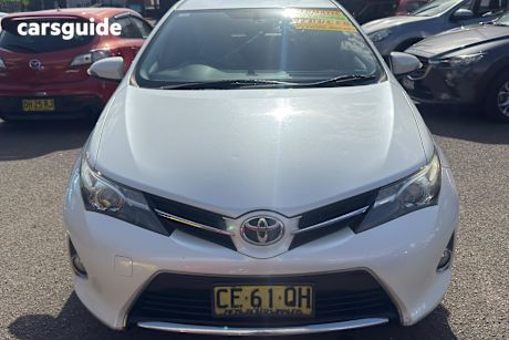 White 2014 Toyota Corolla Hatch ASCENT SPORT F