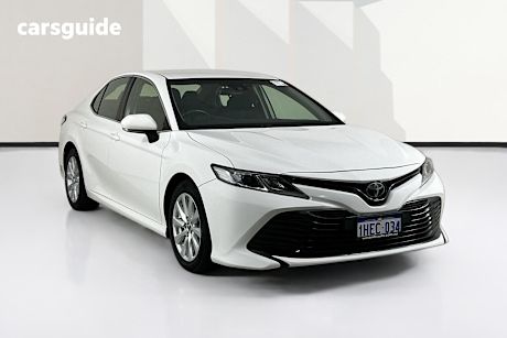 White 2019 Toyota Camry Sedan Ascent