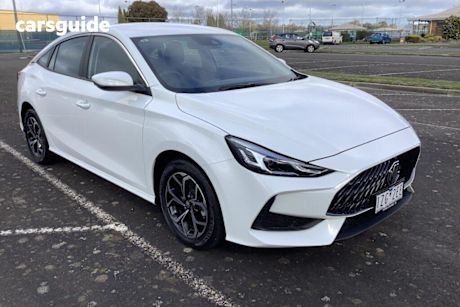 White 2024 MG MG5 Sedan Vibe