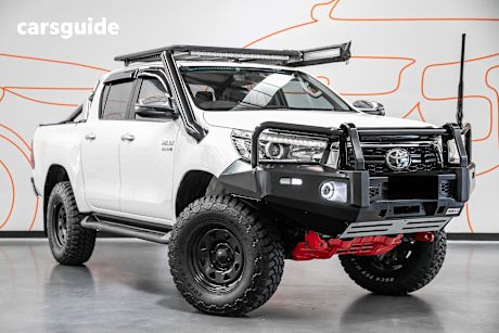 White 2020 Toyota Hilux Ute Tray SR5 4X4
