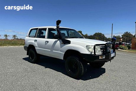 White 2006 Toyota Landcruiser Wagon (4X4)