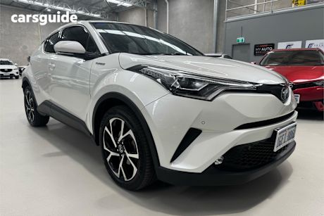 White 2017 Toyota C-HR SUV KOBA 4X4